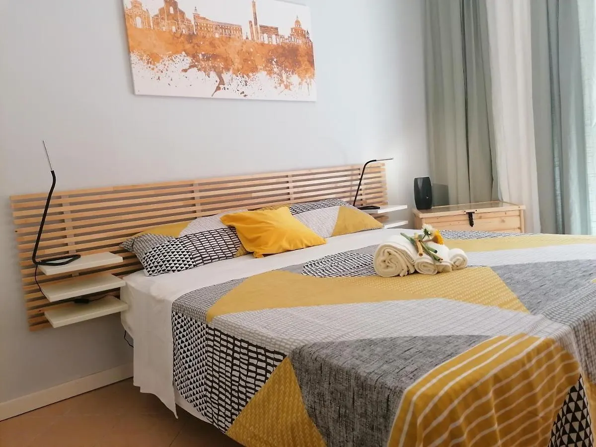 Area33 Guest House Bologna Italy