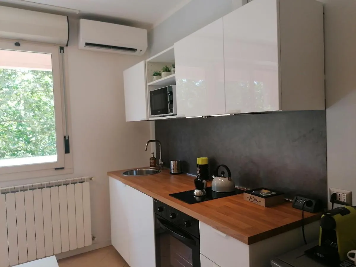 Area33 Guest House Bologna 0*,